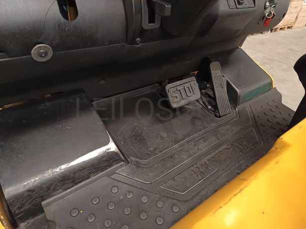 Empilhador Hyundai · Elétrico · Ano 2010 · 4000Kg