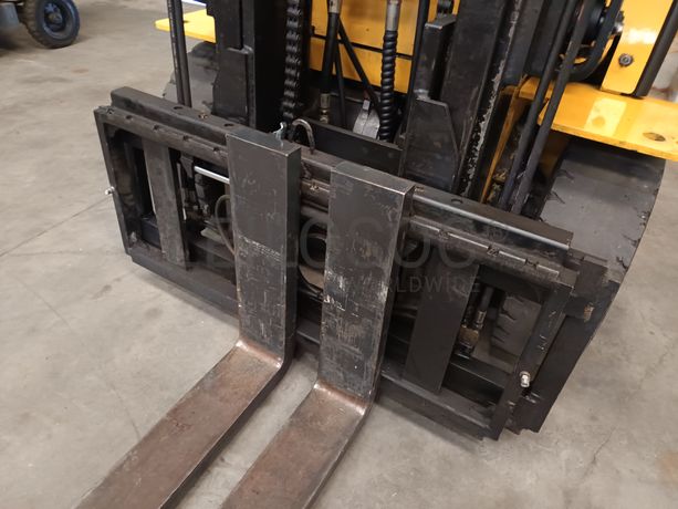 Empilhador Hyundai · Elétrico · Ano 2010 · 4000Kg