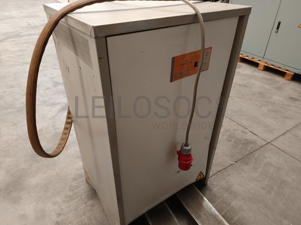 Empilhador Hyundai · Elétrico · Ano 2010 · 4000Kg