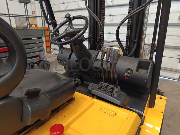 Empilhador Hyundai · Elétrico · Ano 2010 · 4000Kg