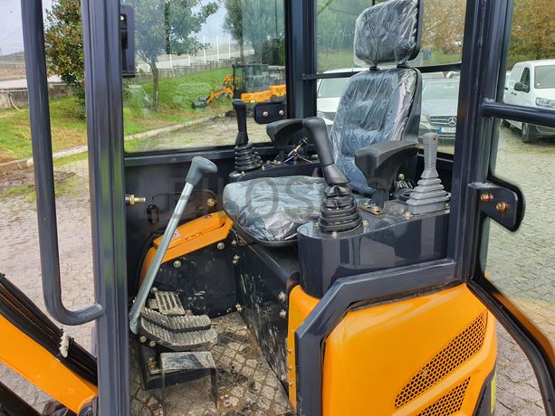 Mini Giratória Infront YFE16 · Ano 2022