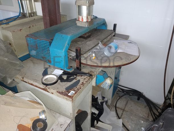 Máquinas de Timbrar · Entretelar · Cravar · Vergar · Facear