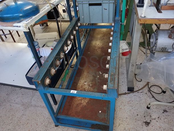 Máquinas de Costura · Coluna Alta · Rebites