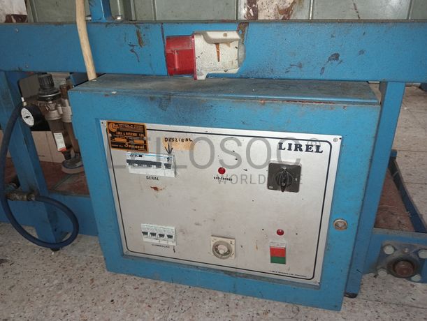 Máquinas de Costura · Coluna Alta · Rebites