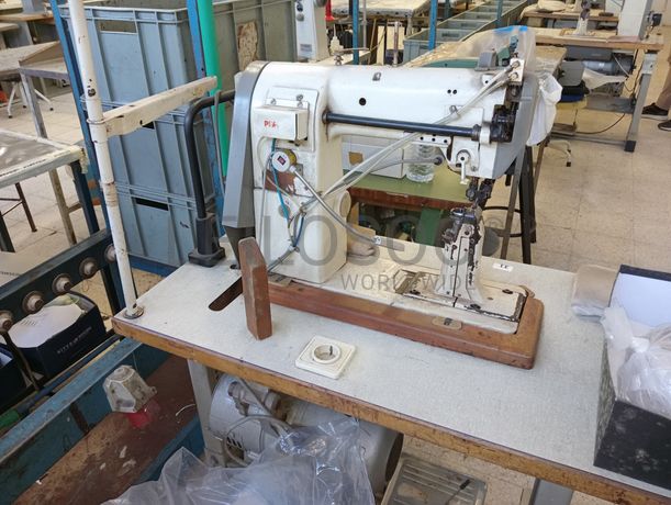 Máquinas de Costura · Coluna Alta · Rebites