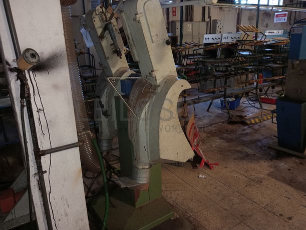 Máquinas de Cardar e Pregar saltos · Sifione