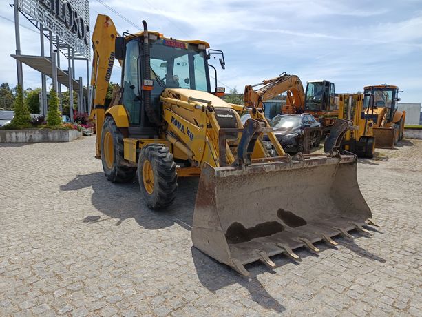 Retroescavadora Komatsu · Ano 2008