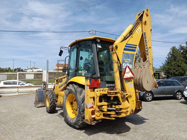 Retroescavadora Komatsu · Ano 2008