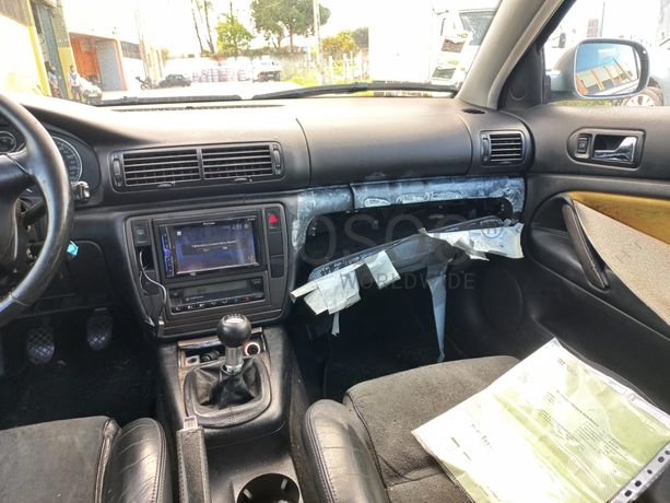 Volkswagen Passat · Ano 2001