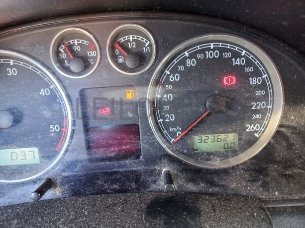 Volkswagen Passat · Ano 2001