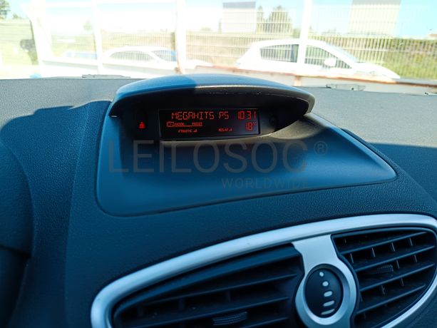 Renault Clio 1.5 dCi · Ano 2008