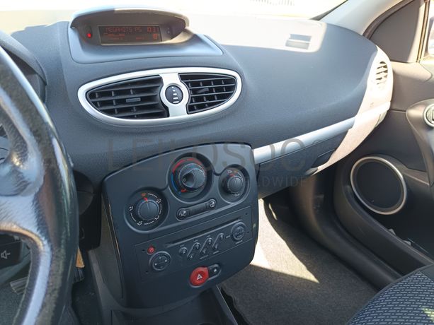 Renault Clio 1.5 dCi · Ano 2008