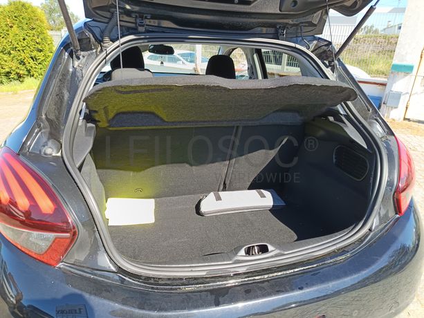 Peugeot 208 1.6 HDi · Ano 2018