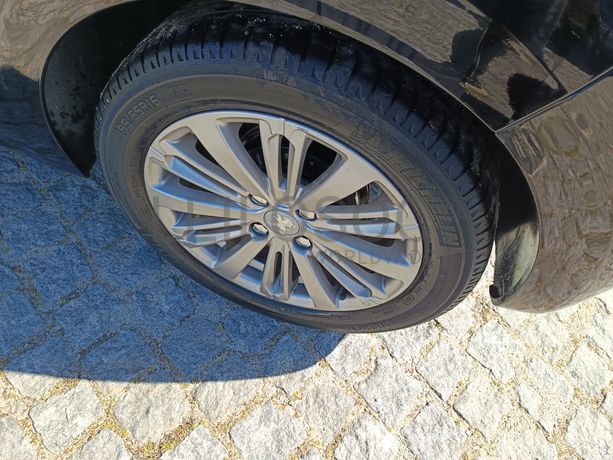 Peugeot 208 1.6 HDi · Ano 2018