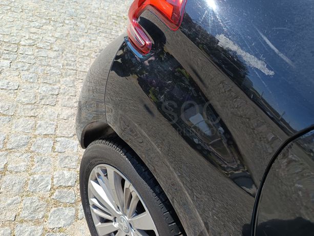 Peugeot 208 1.6 HDi · Ano 2018