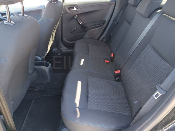 Peugeot 208 1.6 HDi · Ano 2018