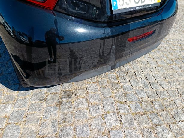 Peugeot 208 1.6 HDi · Ano 2018