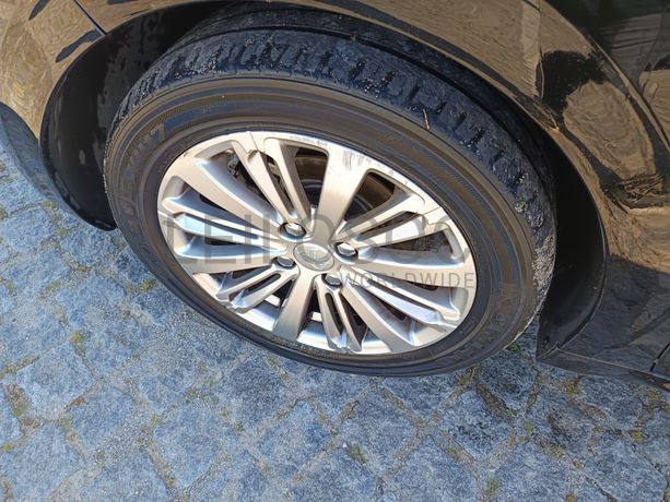 Peugeot 208 1.6 HDi · Ano 2018