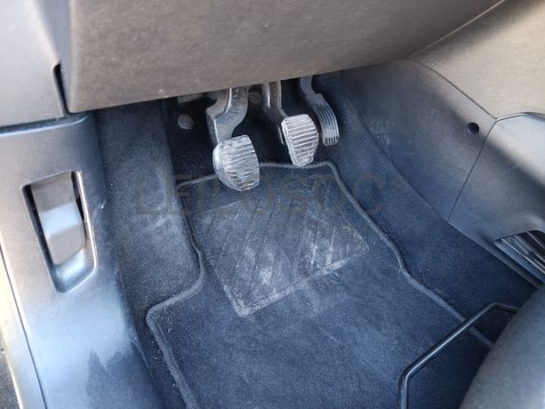 Peugeot 208 1.6 HDi · Ano 2018