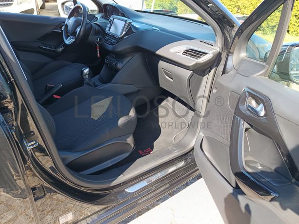 Peugeot 208 1.6 HDi · Ano 2018