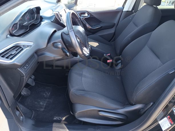Peugeot 208 1.6 HDi · Ano 2018