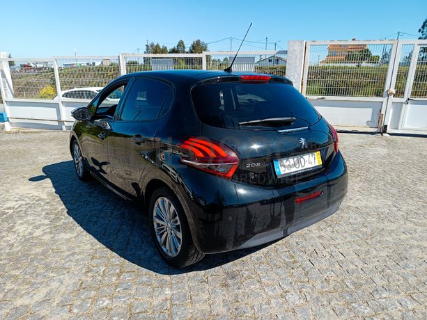 Peugeot 208 1.6 HDi · Ano 2018