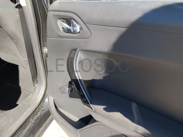 Peugeot 208 1.6 HDi · Ano 2018