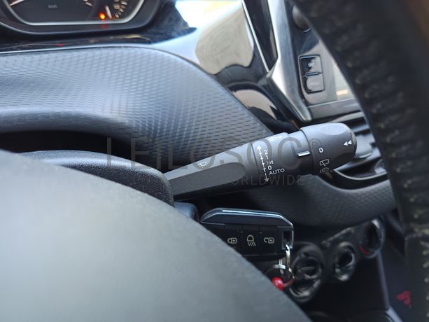 Peugeot 208 1.6 HDi · Ano 2018