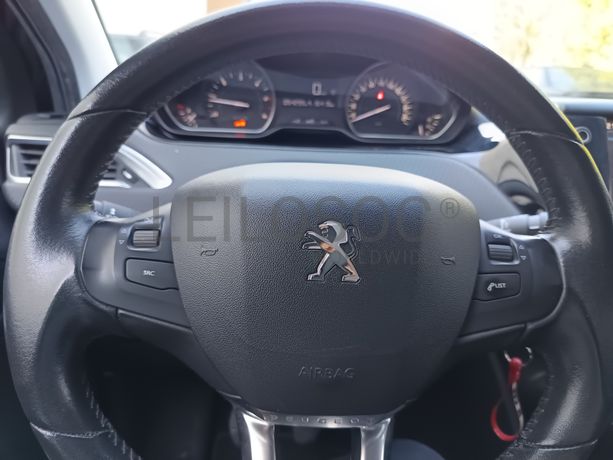 Peugeot 208 1.6 HDi · Ano 2018