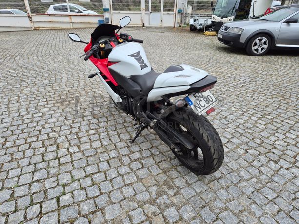 Honda CBR 600F 2011 · Ano 2012
