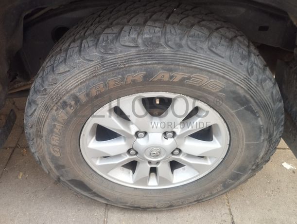 Toyota/Land Cruiser VX - V8