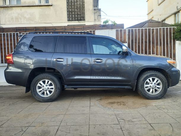 Toyota/Land Cruiser VX - V8