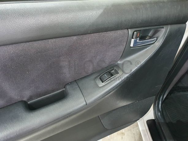 Toyota Corolla VVT-i · Ano 2002  