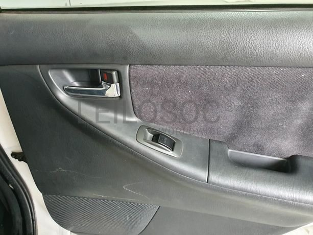 Toyota Corolla VVT-i · Ano 2002  