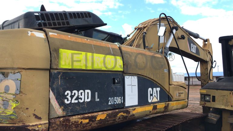 Escavadora Caterpillar 32DL