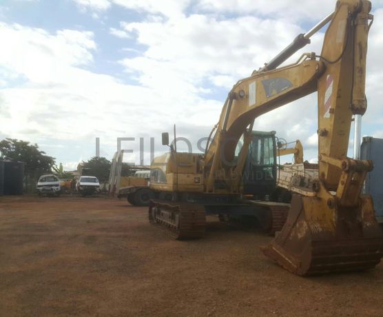 Escavadora Caterpillar 325C