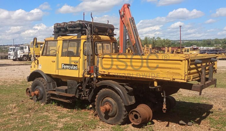 Camião Mercedes Benz Unimog