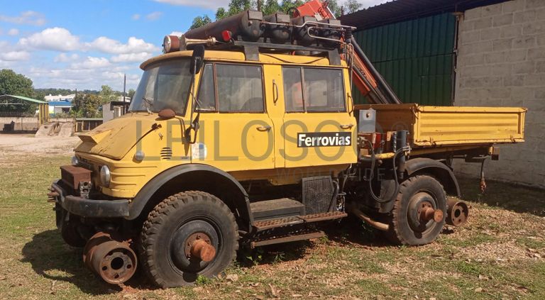Camião Mercedes Benz Unimog
