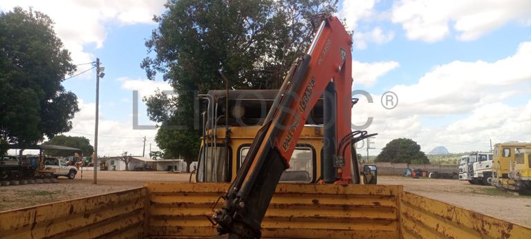 Camião Mercedes Benz Unimog