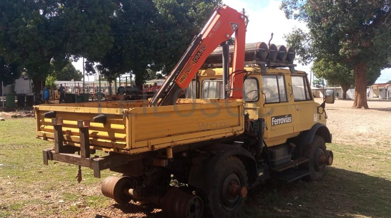 Camião Mercedes Benz Unimog