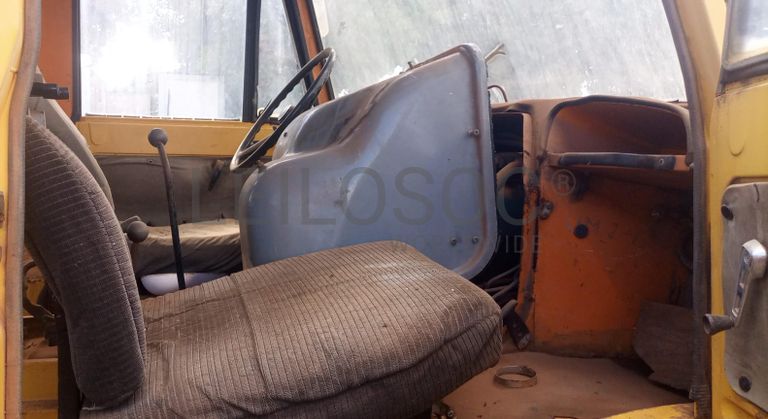 Camião Mercedes Benz Unimog