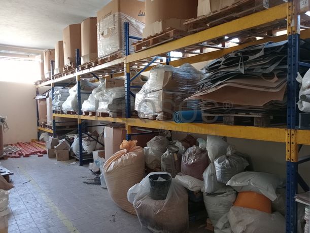 Estantes Industriais · Matéria-Prima