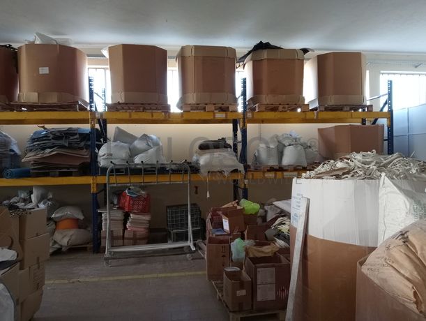 Estantes Industriais · Matéria-Prima