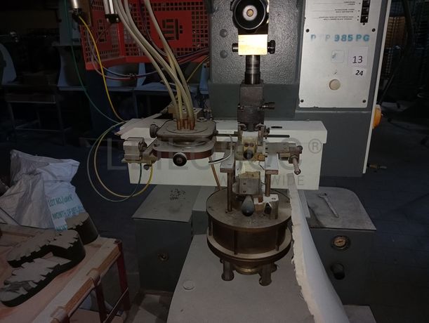 Máquina de Pregar saltos