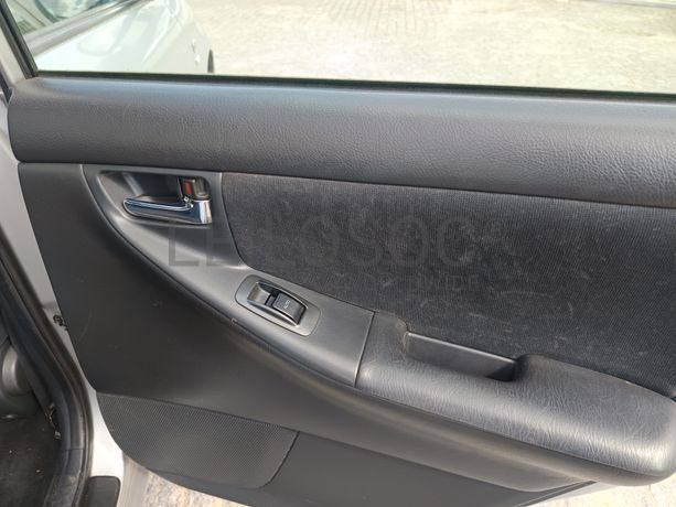 Toyota Corolla · Ano 2003