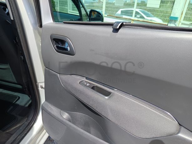 Peugeot 5008 · Ano 2016