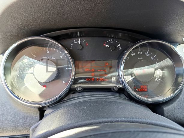 Peugeot 5008 · Ano 2016