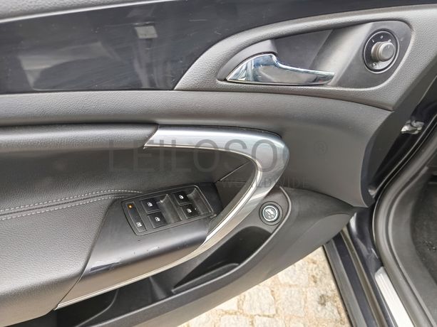 Opel Insígnia · Ano  2011 