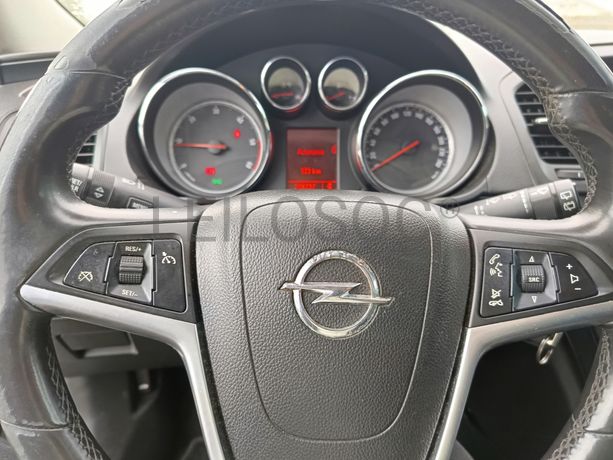 Opel Insígnia · Ano  2011 