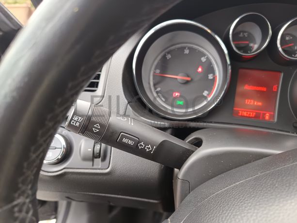 Opel Insígnia · Ano  2011 